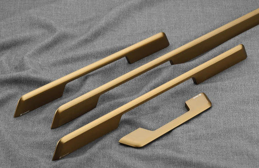 Wardrobe and cabinet handle